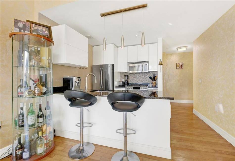 71 Village Rd North, Brooklyn, New York 11223, 2 Bedrooms Bedrooms, ,2 BathroomsBathrooms,Residential,For Sale,Village Rd North,488851