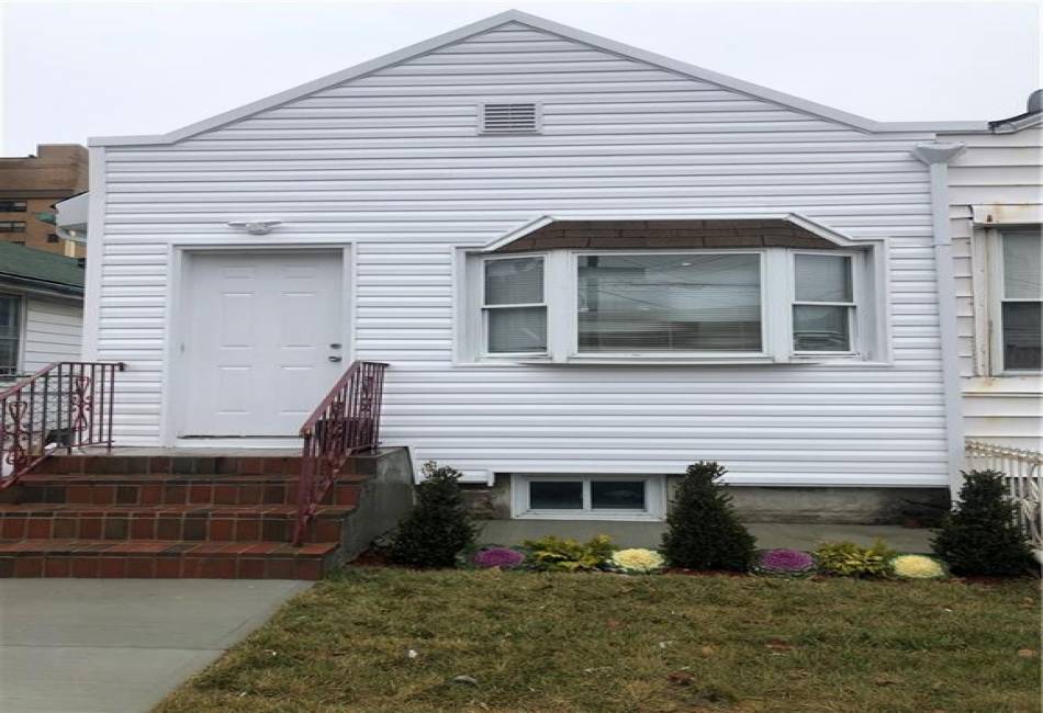 2848 Brighton 4th Street, Brooklyn, New York 11235, 2 Bedrooms Bedrooms, ,1.5 BathroomsBathrooms,Residential,For Sale,Brighton 4th,488911
