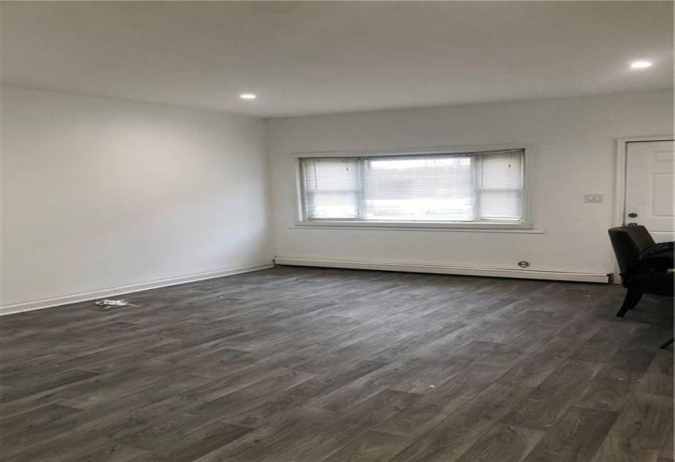 2848 Brighton 4th Street, Brooklyn, New York 11235, 2 Bedrooms Bedrooms, ,1.5 BathroomsBathrooms,Residential,For Sale,Brighton 4th,488911