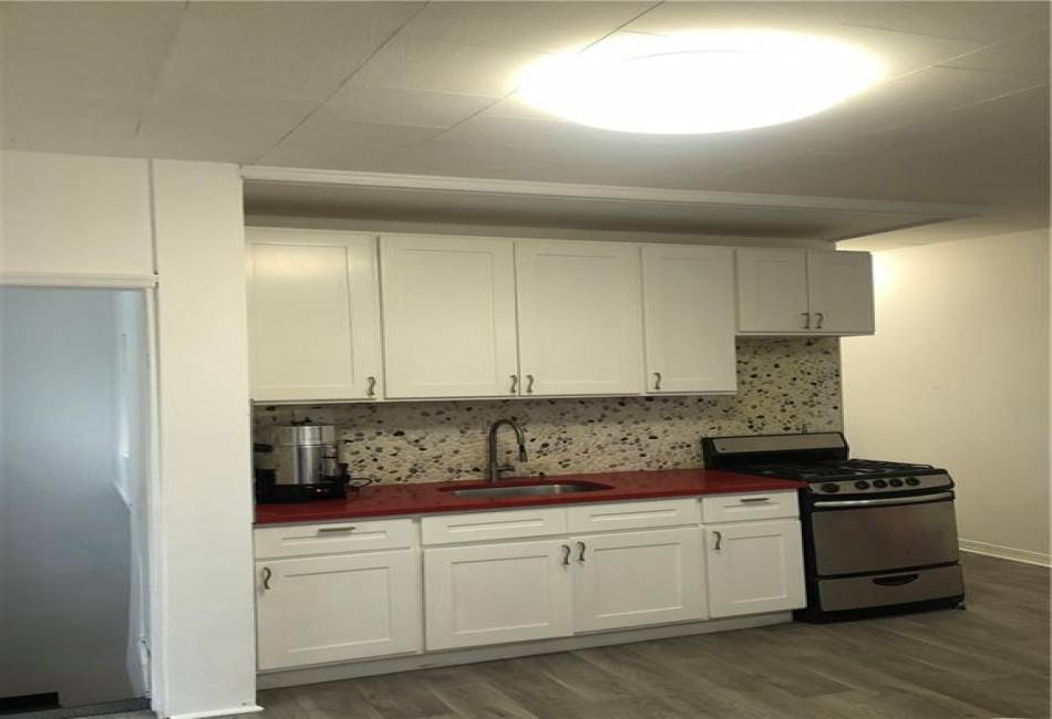2848 Brighton 4th Street, Brooklyn, New York 11235, 2 Bedrooms Bedrooms, ,1.5 BathroomsBathrooms,Residential,For Sale,Brighton 4th,488911