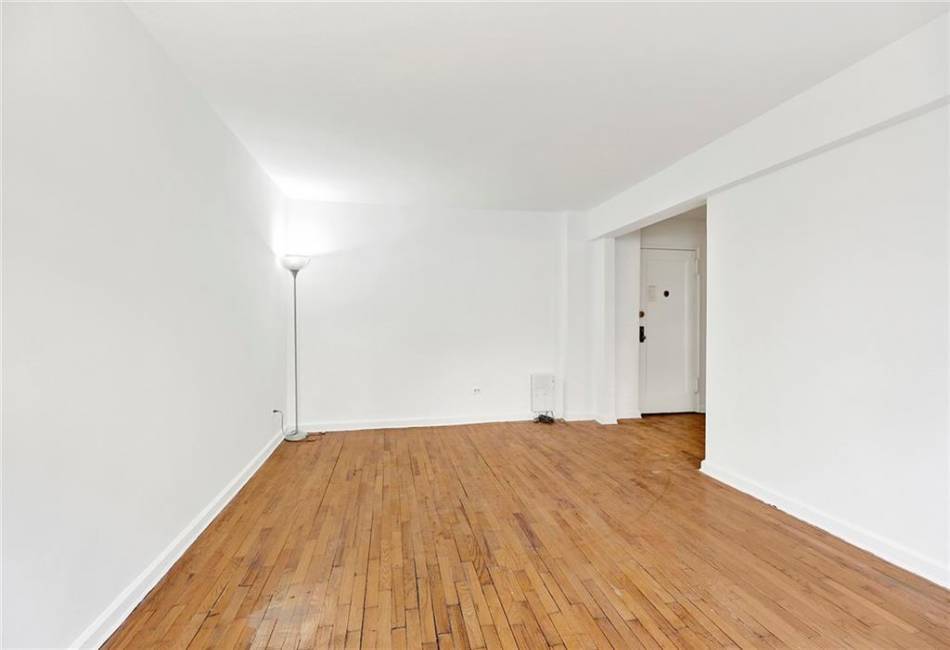 2250 Brigham Street, Brooklyn, New York 11229, 2 Bedrooms Bedrooms, ,1 BathroomBathrooms,Residential,For Sale,Brigham,488872