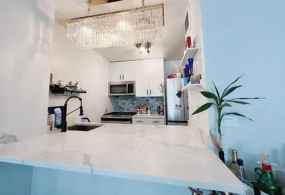 215 95th Street, Manhattan, New York 10025, 1 Bedroom Bedrooms, ,1 BathroomBathrooms,Residential,For Sale,95th,488917