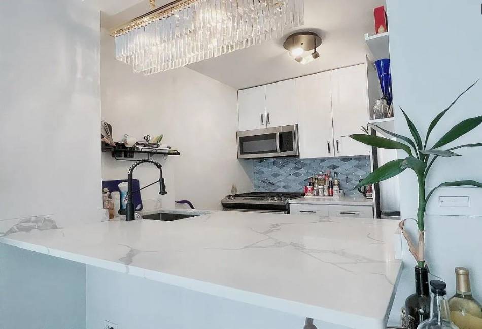 215 95th Street, Manhattan, New York 10025, 1 Bedroom Bedrooms, ,1 BathroomBathrooms,Residential,For Sale,95th,488917