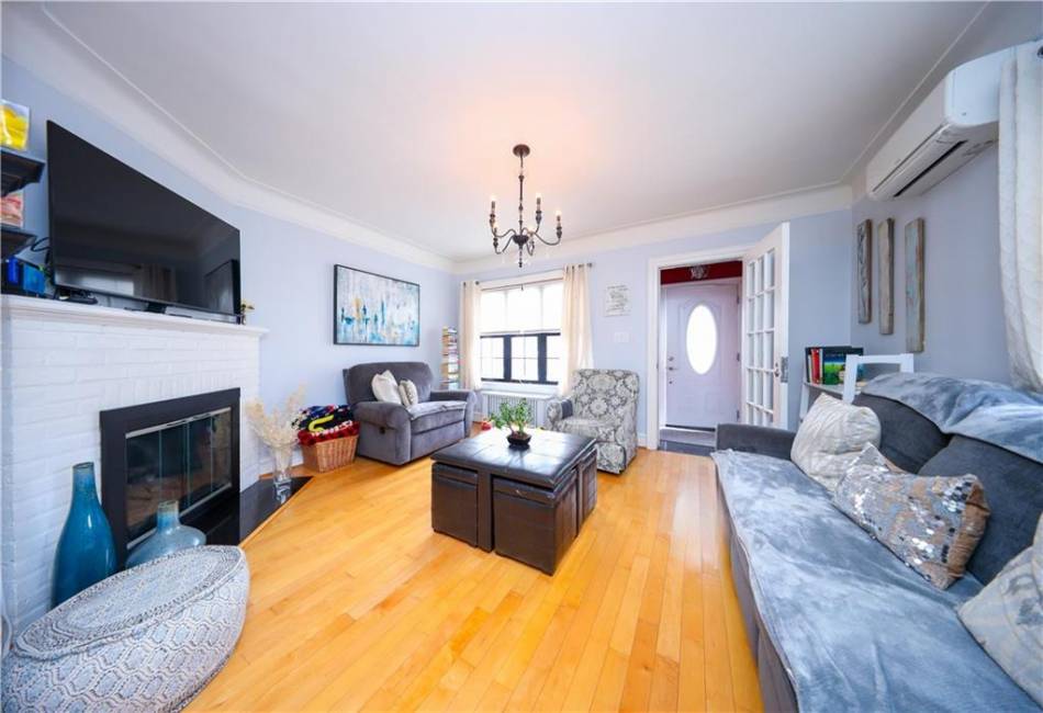 3524 Avenue R, Brooklyn, New York 11234, 3 Bedrooms Bedrooms, ,2 BathroomsBathrooms,Residential,For Sale,Avenue R,488940