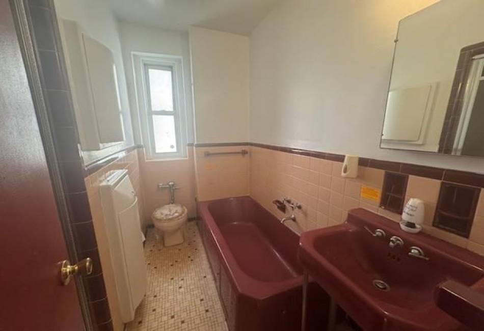 860 Grand Concourse, Bronx, New York 10451, 2 Bedrooms Bedrooms, ,1 BathroomBathrooms,Residential,For Sale,Grand Concourse,488948