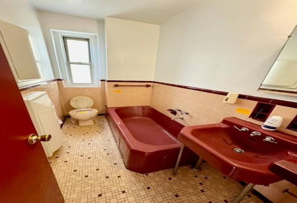 860 Grand Concourse, Bronx, New York 10451, 2 Bedrooms Bedrooms, ,1 BathroomBathrooms,Residential,For Sale,Grand Concourse,488948