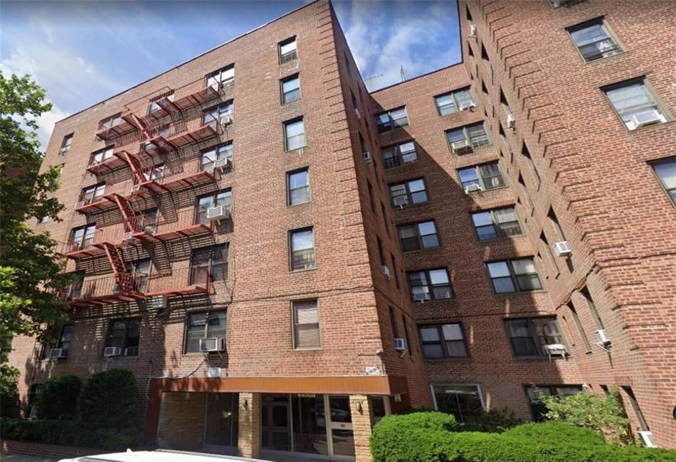 2400 East 3rd Street, Brooklyn, New York 11223, 2 Bedrooms Bedrooms, ,1 BathroomBathrooms,Residential,For Sale,East 3rd,488950