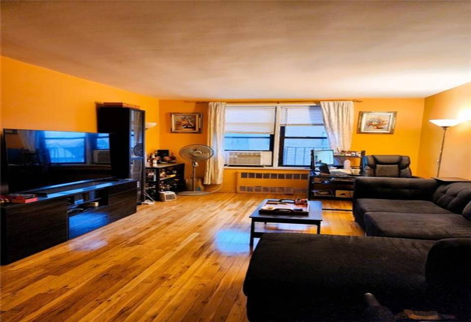 2400 East 3rd Street, Brooklyn, New York 11223, 2 Bedrooms Bedrooms, ,1 BathroomBathrooms,Residential,For Sale,East 3rd,488950