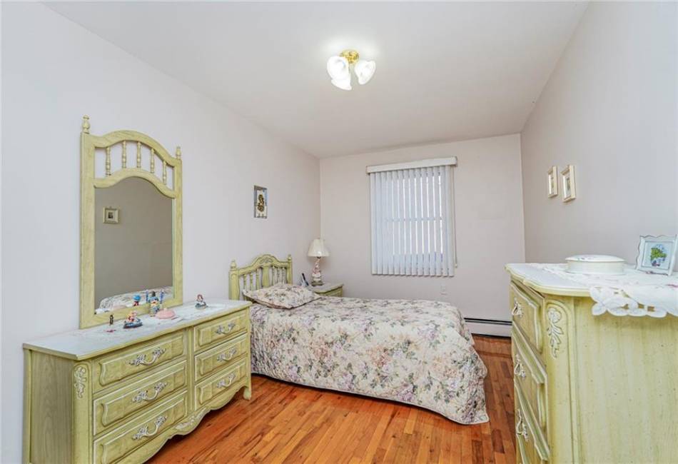 50 Bay 46th Street, Brooklyn, New York 11214, 7 Bedrooms Bedrooms, ,4 BathroomsBathrooms,Residential,For Sale,Bay 46th,488982