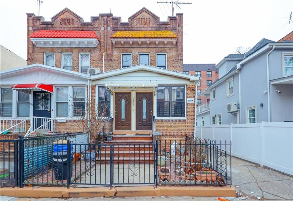 930 15th Street, Brooklyn, New York 11230, 6 Bedrooms Bedrooms, ,6 BathroomsBathrooms,Residential,For Sale,15th,488988