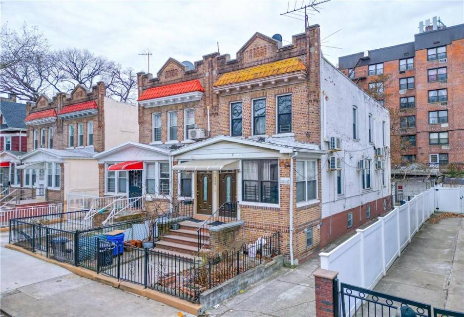 930 15th Street, Brooklyn, New York 11230, 6 Bedrooms Bedrooms, ,6 BathroomsBathrooms,Residential,For Sale,15th,488988