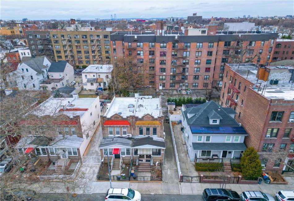 930 15th Street, Brooklyn, New York 11230, 6 Bedrooms Bedrooms, ,6 BathroomsBathrooms,Residential,For Sale,15th,488988