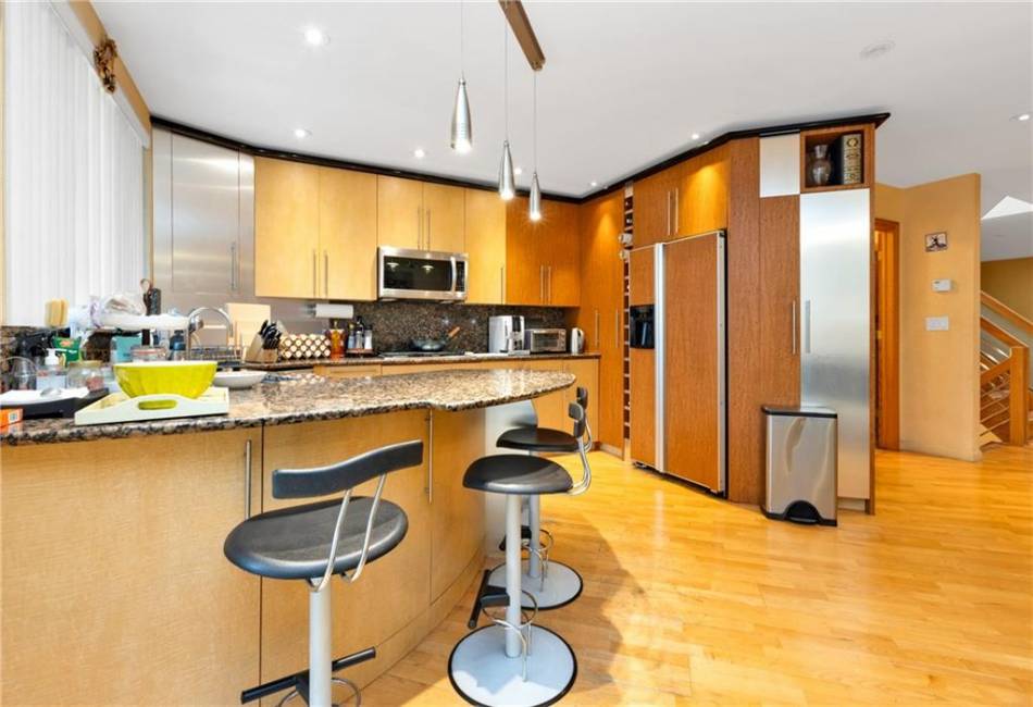 2556 26th Street, Brooklyn, New York 11235, 3 Bedrooms Bedrooms, ,3 BathroomsBathrooms,Residential,For Sale,26th,488995