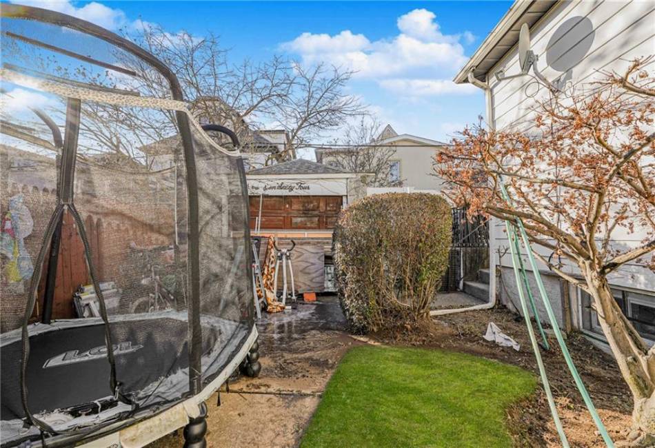 1764 24th Street, Brooklyn, New York 11229, 3 Bedrooms Bedrooms, ,2 BathroomsBathrooms,Residential,For Sale,24th,488892