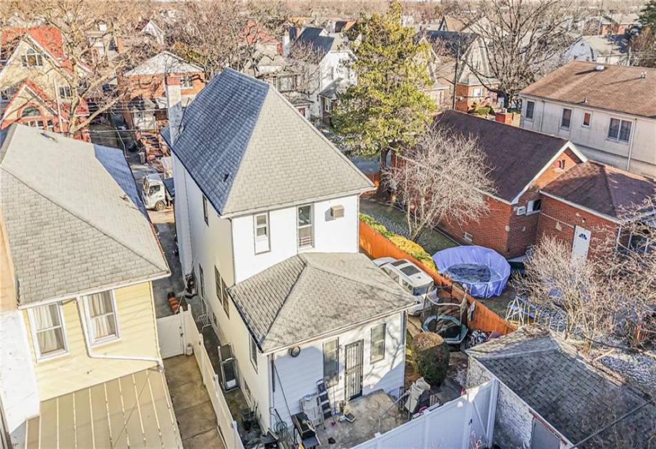 1764 24th Street, Brooklyn, New York 11229, 3 Bedrooms Bedrooms, ,2 BathroomsBathrooms,Residential,For Sale,24th,488892