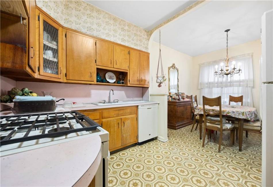 1923 32nd Street, Brooklyn, New York 11234, 2 Bedrooms Bedrooms, ,2 BathroomsBathrooms,Residential,For Sale,32nd,488983