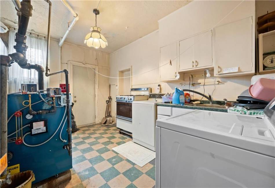 1923 32nd Street, Brooklyn, New York 11234, 2 Bedrooms Bedrooms, ,2 BathroomsBathrooms,Residential,For Sale,32nd,488983