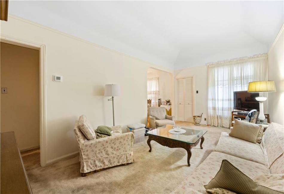 1923 32nd Street, Brooklyn, New York 11234, 2 Bedrooms Bedrooms, ,2 BathroomsBathrooms,Residential,For Sale,32nd,488983