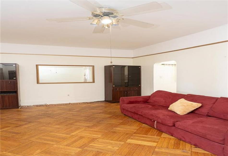 773 Eastern Parkway, Brooklyn, New York 11213, 1 Bedroom Bedrooms, ,1 BathroomBathrooms,Residential,For Sale,Eastern,488926