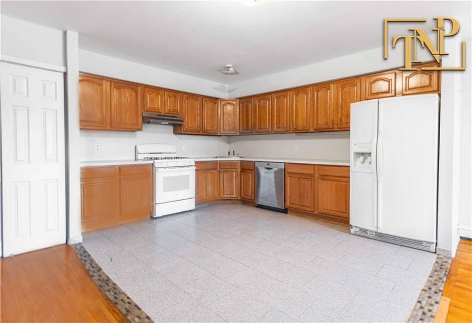 345 92nd Street, Brooklyn, New York 11209, 2 Bedrooms Bedrooms, ,2 BathroomsBathrooms,Residential,For Sale,92nd,488996