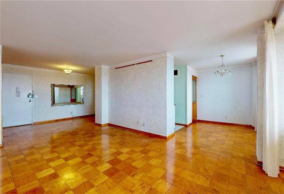 35 Seacoast Terrace, Brooklyn, New York 11235, 2 Bedrooms Bedrooms, ,1 BathroomBathrooms,Residential,For Sale,Seacoast,489010