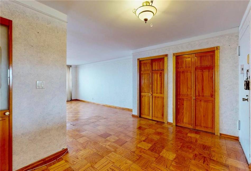 35 Seacoast Terrace, Brooklyn, New York 11235, 2 Bedrooms Bedrooms, ,1 BathroomBathrooms,Residential,For Sale,Seacoast,489010
