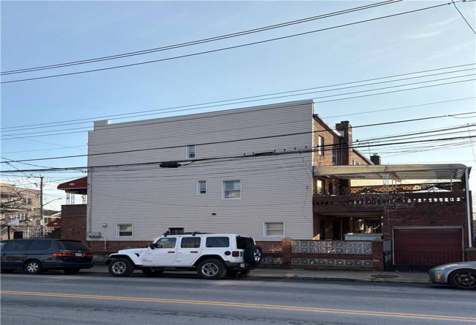 172 27th Avenue, Brooklyn, New York 11214, 6 Bedrooms Bedrooms, ,Residential,For Sale,27th,489011