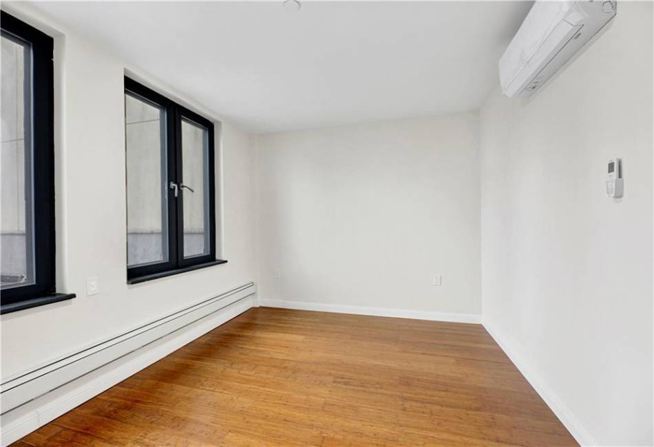 1014 Banner Avenue, Brooklyn, New York 11235, 1 Bedroom Bedrooms, ,1 BathroomBathrooms,Residential,For Sale,Banner,489016