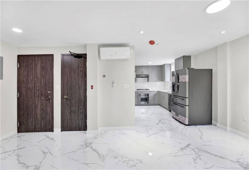 1014 Banner Avenue, Brooklyn, New York 11235, 1 Bedroom Bedrooms, ,1 BathroomBathrooms,Residential,For Sale,Banner,489016