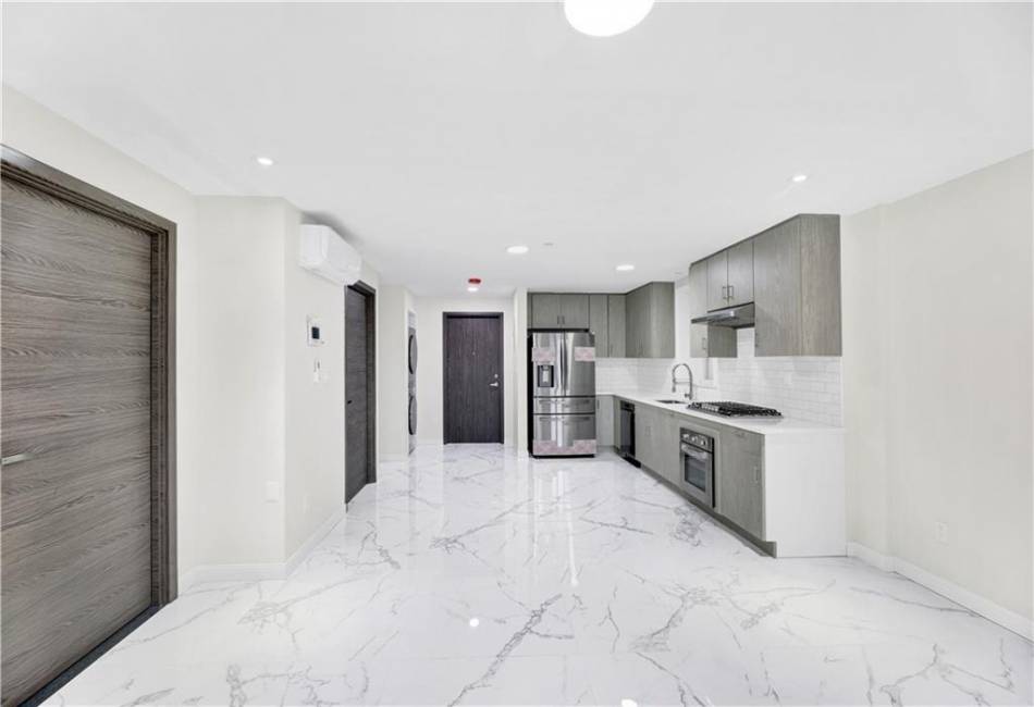 1014 Banner Avenue, Brooklyn, New York 11235, 1 Bedroom Bedrooms, ,2 BathroomsBathrooms,Residential,For Sale,Banner,489017