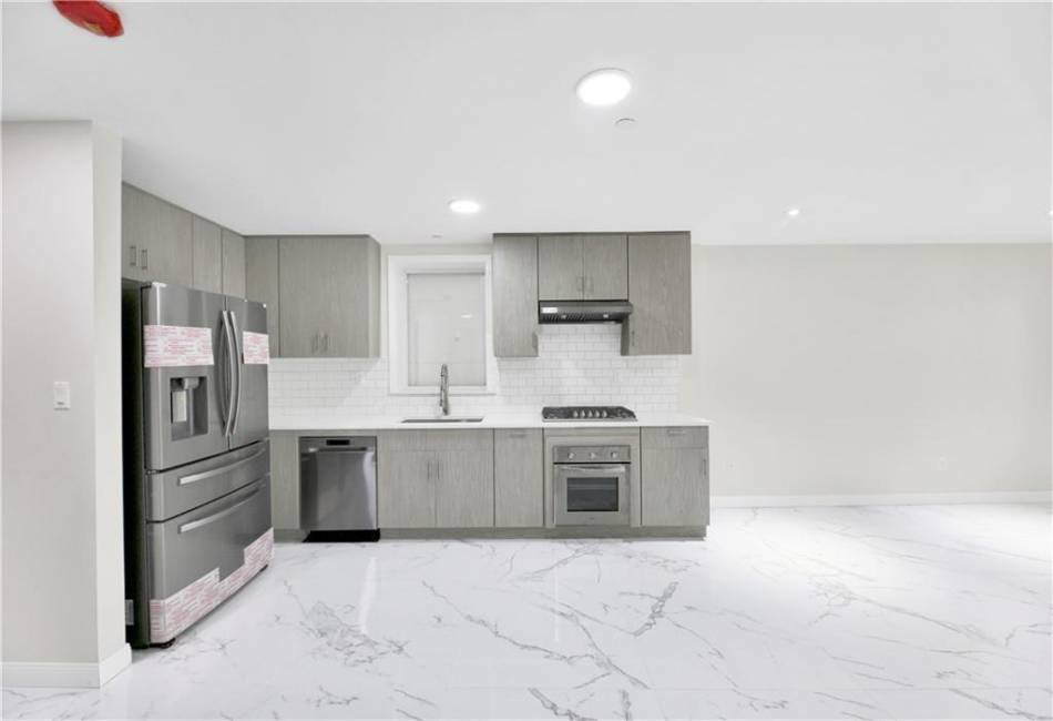 1014 Banner Avenue, Brooklyn, New York 11235, 1 Bedroom Bedrooms, ,2 BathroomsBathrooms,Residential,For Sale,Banner,489017