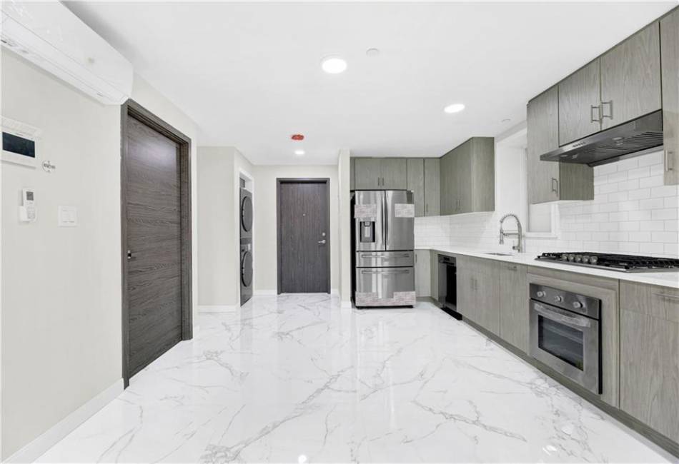 1014 Banner Avenue, Brooklyn, New York 11235, 1 Bedroom Bedrooms, ,2 BathroomsBathrooms,Residential,For Sale,Banner,489017