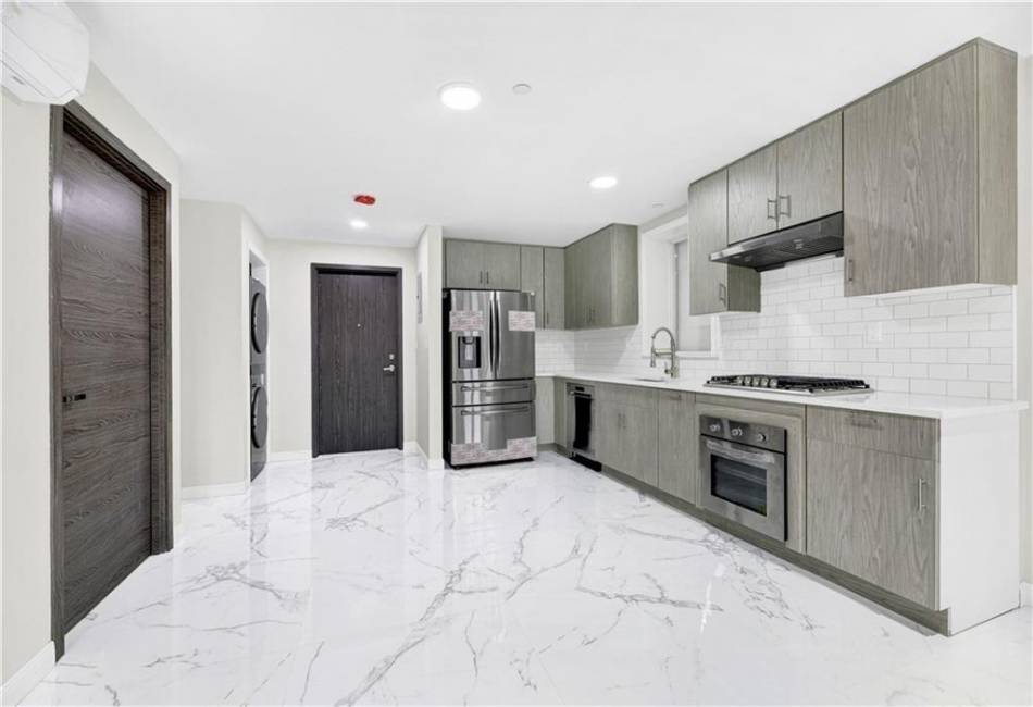 1014 Banner Avenue, Brooklyn, New York 11235, 1 Bedroom Bedrooms, ,2 BathroomsBathrooms,Residential,For Sale,Banner,489017
