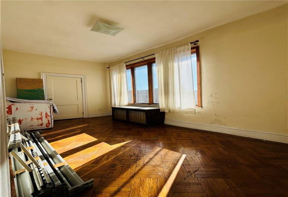 2071 72nd Street, Brooklyn, New York 11204, 7 Bedrooms Bedrooms, ,3 BathroomsBathrooms,Residential,For Sale,72nd,489030