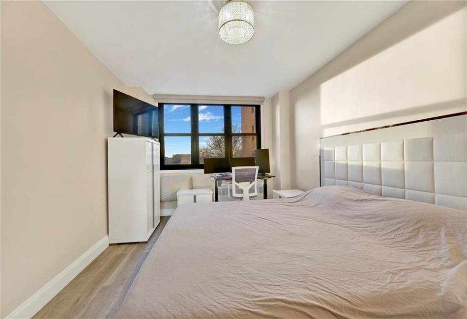 1360 Ocean Parkway, Brooklyn, New York 11230, 1 Bedroom Bedrooms, ,1 BathroomBathrooms,Residential,For Sale,Ocean,488932