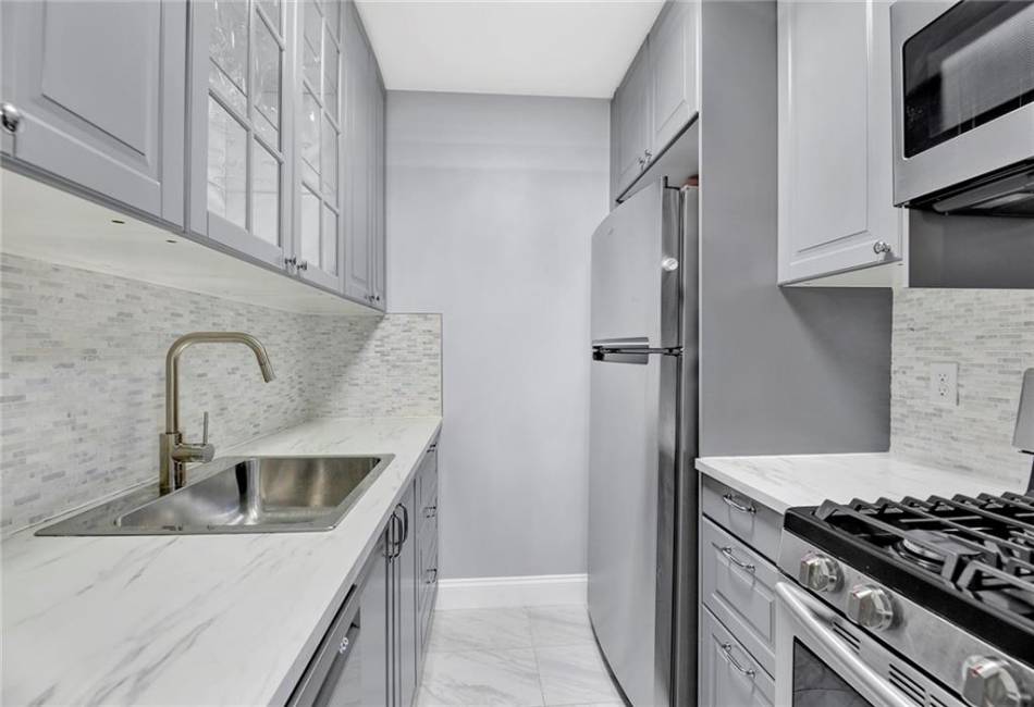 1360 Ocean Parkway, Brooklyn, New York 11230, 1 Bedroom Bedrooms, ,1 BathroomBathrooms,Residential,For Sale,Ocean,488932