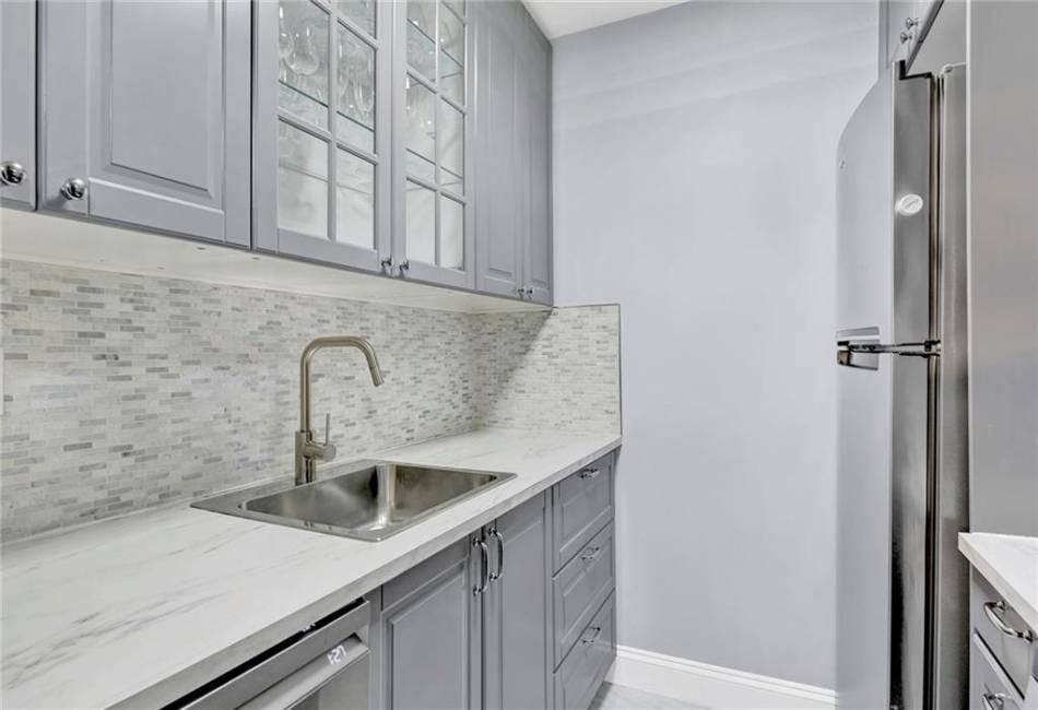 1360 Ocean Parkway, Brooklyn, New York 11230, 1 Bedroom Bedrooms, ,1 BathroomBathrooms,Residential,For Sale,Ocean,488932