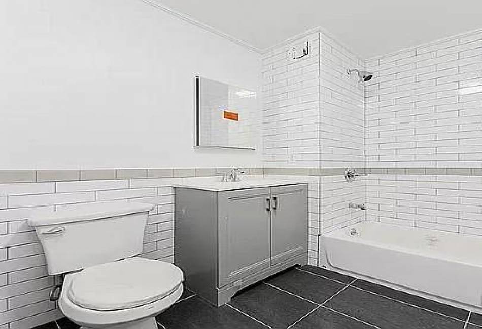 2120 Daly Avenue, Bronx, New York 10460, ,25 BathroomsBathrooms,Residential,For Sale,Daly,489041
