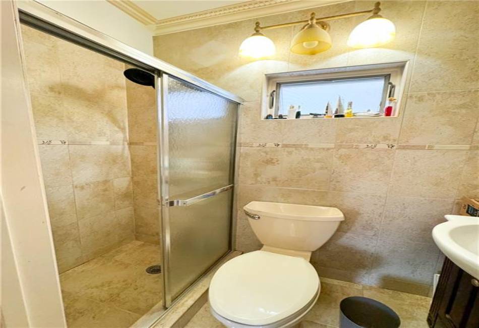 1915 East 26th Street, Brooklyn, New York 11229, 3 Bedrooms Bedrooms, ,3.6 BathroomsBathrooms,Residential,For Sale,East 26th,489057