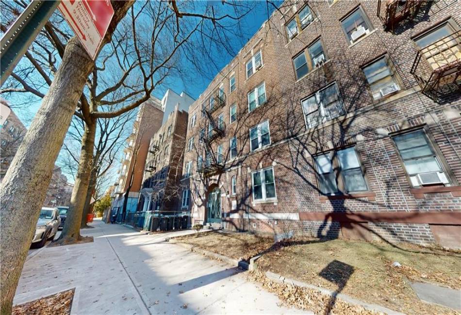 1319 Newkirk Avenue, Brooklyn, New York 11230, 30 Bedrooms Bedrooms, ,20 BathroomsBathrooms,Residential,For Sale,Newkirk,488992