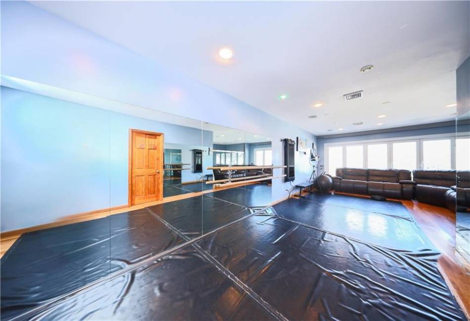 2296 National Drive, Brooklyn, New York 11234, 5 Bedrooms Bedrooms, ,Residential,For Sale,National,489036