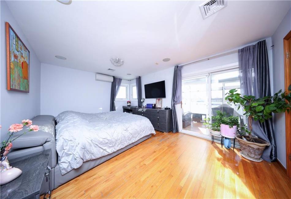 2296 National Drive, Brooklyn, New York 11234, 5 Bedrooms Bedrooms, ,Residential,For Sale,National,489036