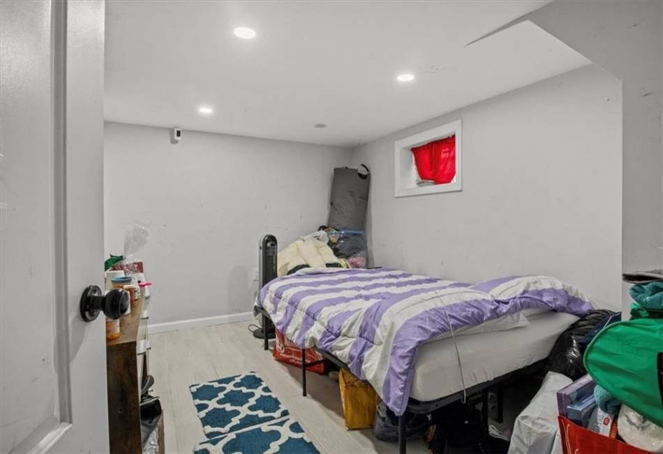 21608 115th Road, Cambria Heights, New York 11411, 4 Bedrooms Bedrooms, ,3 BathroomsBathrooms,Residential,For Sale,115th,489056