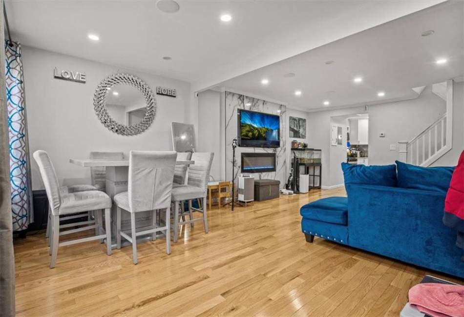 21608 115th Road, Cambria Heights, New York 11411, 4 Bedrooms Bedrooms, ,3 BathroomsBathrooms,Residential,For Sale,115th,489056