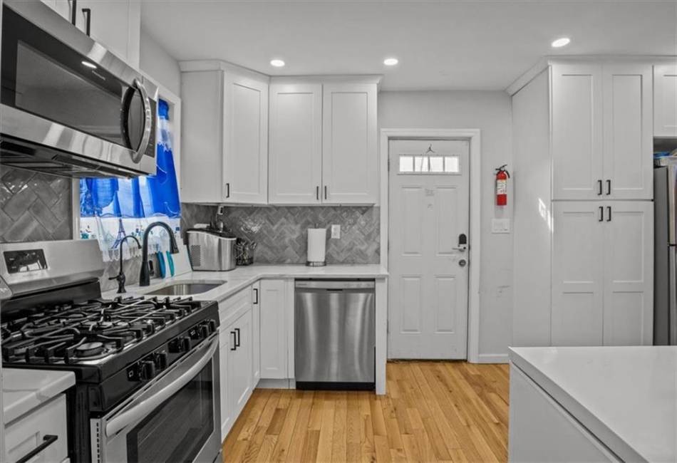 21608 115th Road, Cambria Heights, New York 11411, 4 Bedrooms Bedrooms, ,3 BathroomsBathrooms,Residential,For Sale,115th,489056