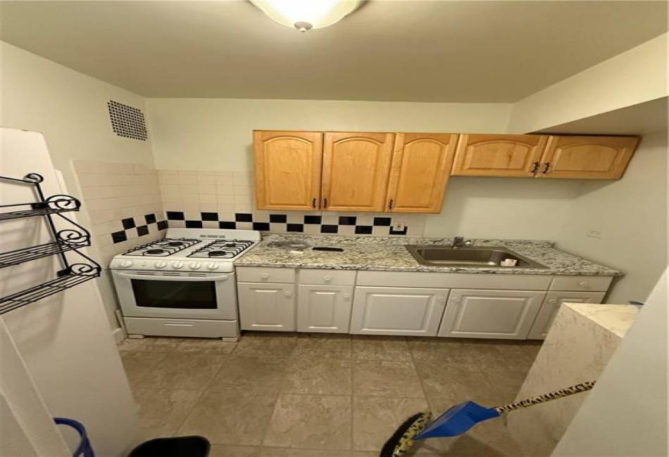 2265 Ocean Parkway, Brooklyn, New York 11223, 1 Bedroom Bedrooms, ,1 BathroomBathrooms,Residential,For Sale,Ocean,489067
