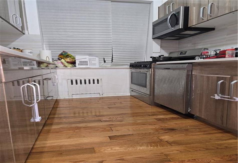 812 Avenue T, Brooklyn, New York 11223, 7 Bedrooms Bedrooms, ,4 BathroomsBathrooms,Residential,For Sale,Avenue T,489083
