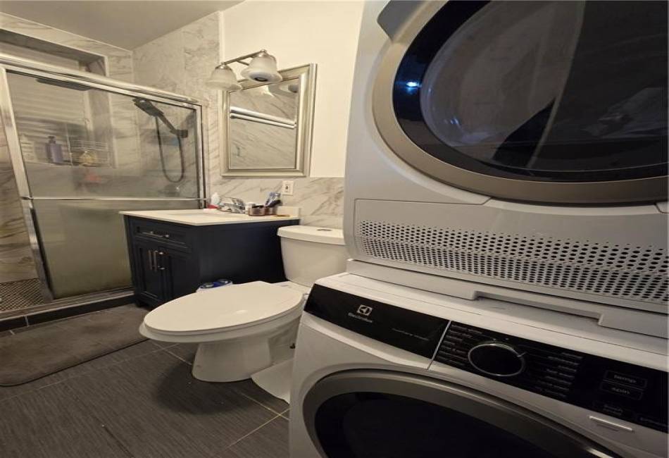 812 Avenue T, Brooklyn, New York 11223, 7 Bedrooms Bedrooms, ,4 BathroomsBathrooms,Residential,For Sale,Avenue T,489083