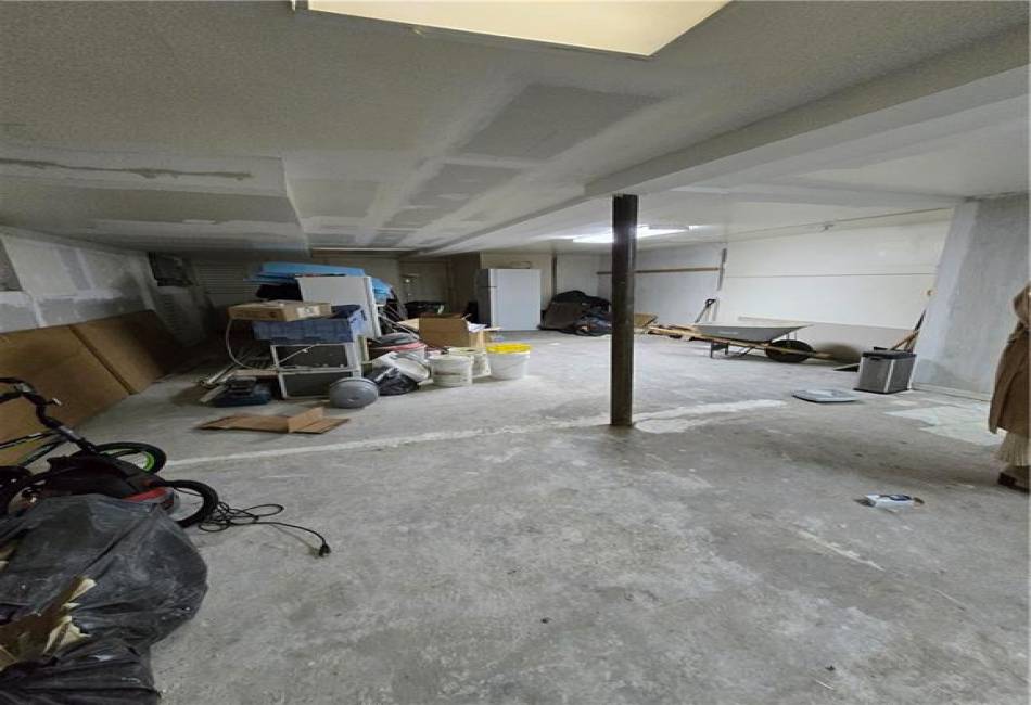 812 Avenue T, Brooklyn, New York 11223, 7 Bedrooms Bedrooms, ,4 BathroomsBathrooms,Residential,For Sale,Avenue T,489083