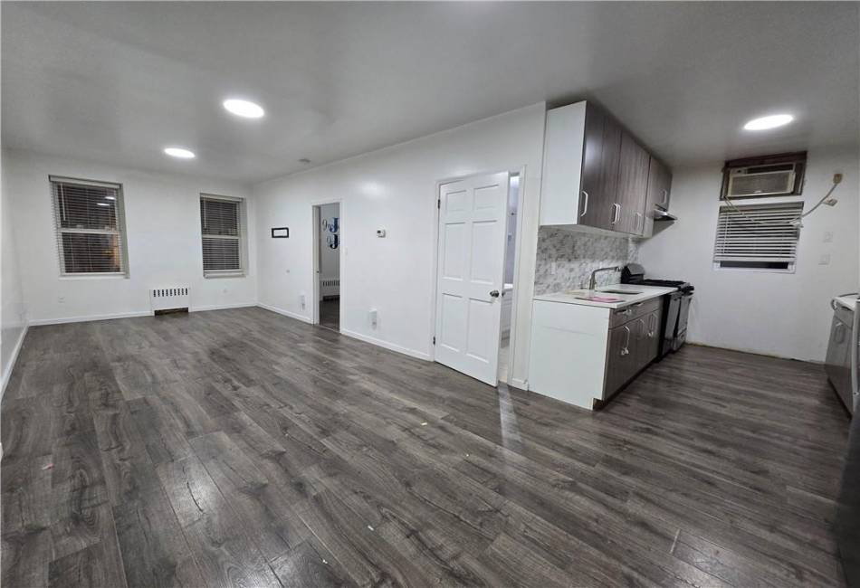 812 Avenue T, Brooklyn, New York 11223, 7 Bedrooms Bedrooms, ,4 BathroomsBathrooms,Residential,For Sale,Avenue T,489083